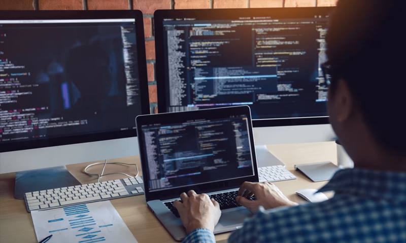 数据科学选型:R与Python如何赋能友谊县网站建设?